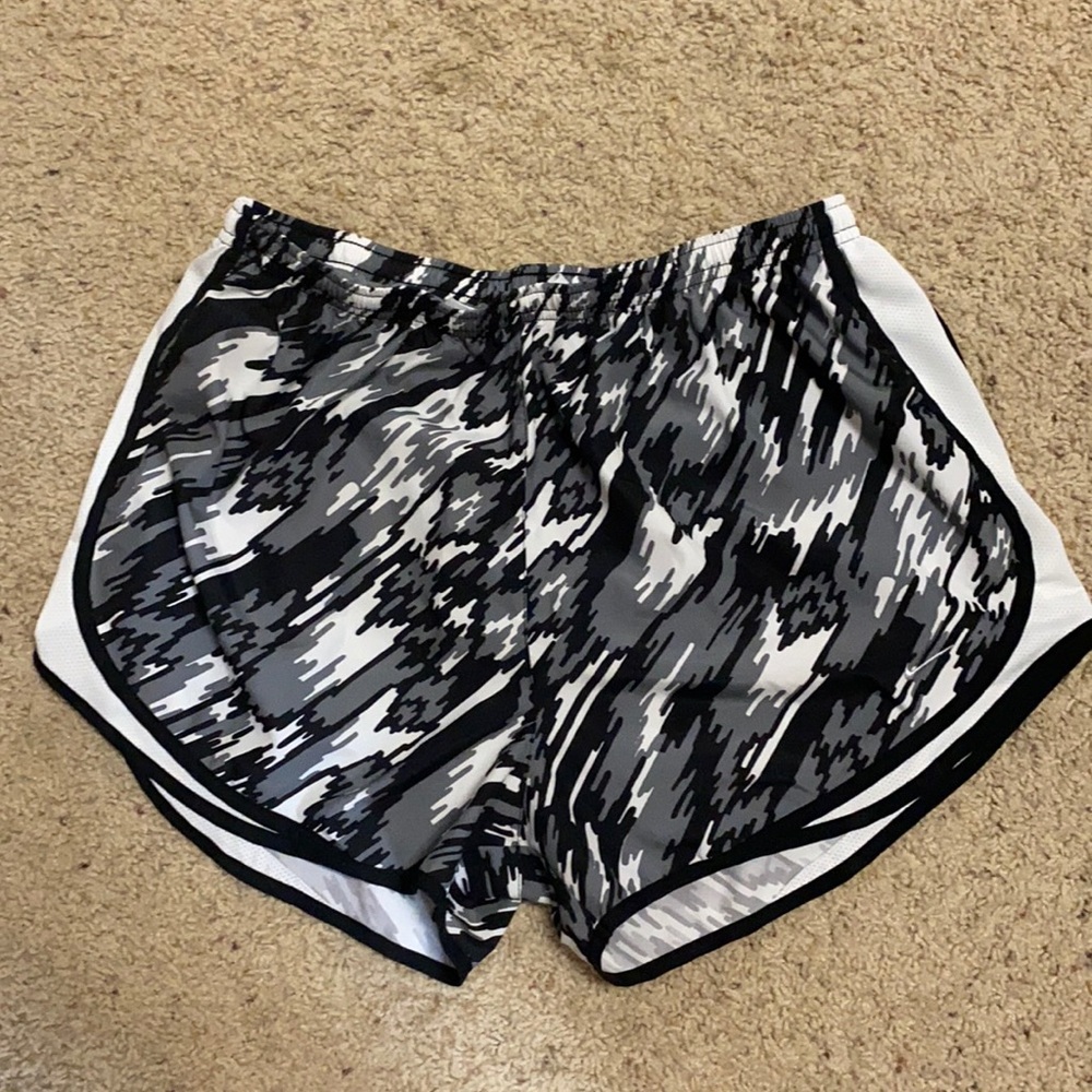 XL Nike Temp Short